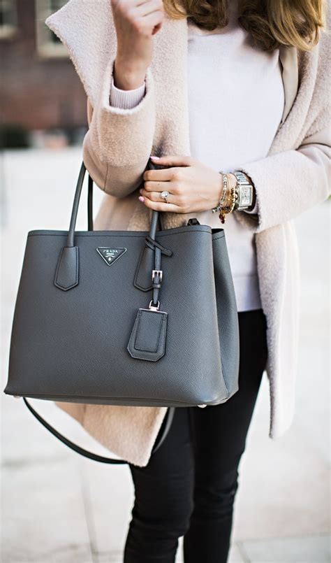 luxury handbags website.